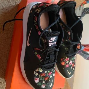 Nike Flex Contact 3 VF Running Shoe